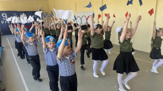 Смотр-конкурс песни и строя, посвященный празднованию Дня Победы.